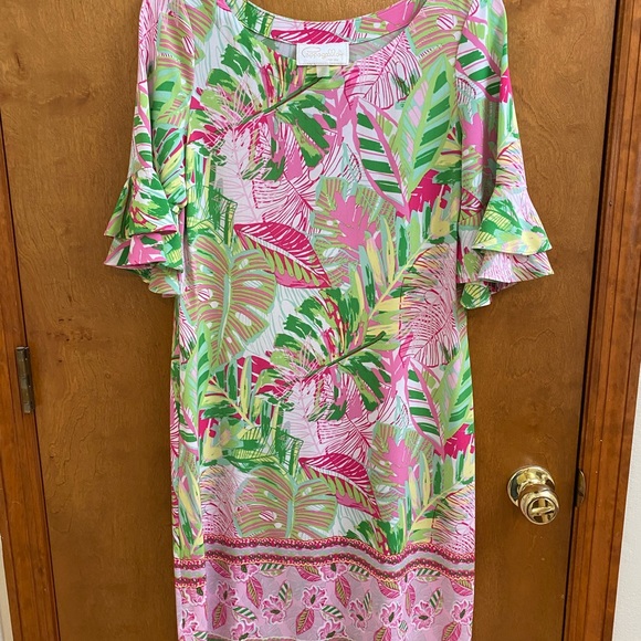 Cappagallo Dresses & Skirts - Cappagallo dress. Size medium. Length at knee. Printed fabric. Exc. cond.